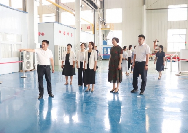 濰坊市婦聯(lián)黨組書記、主席王麗君一行到博陽機(jī)械參觀調(diào)研